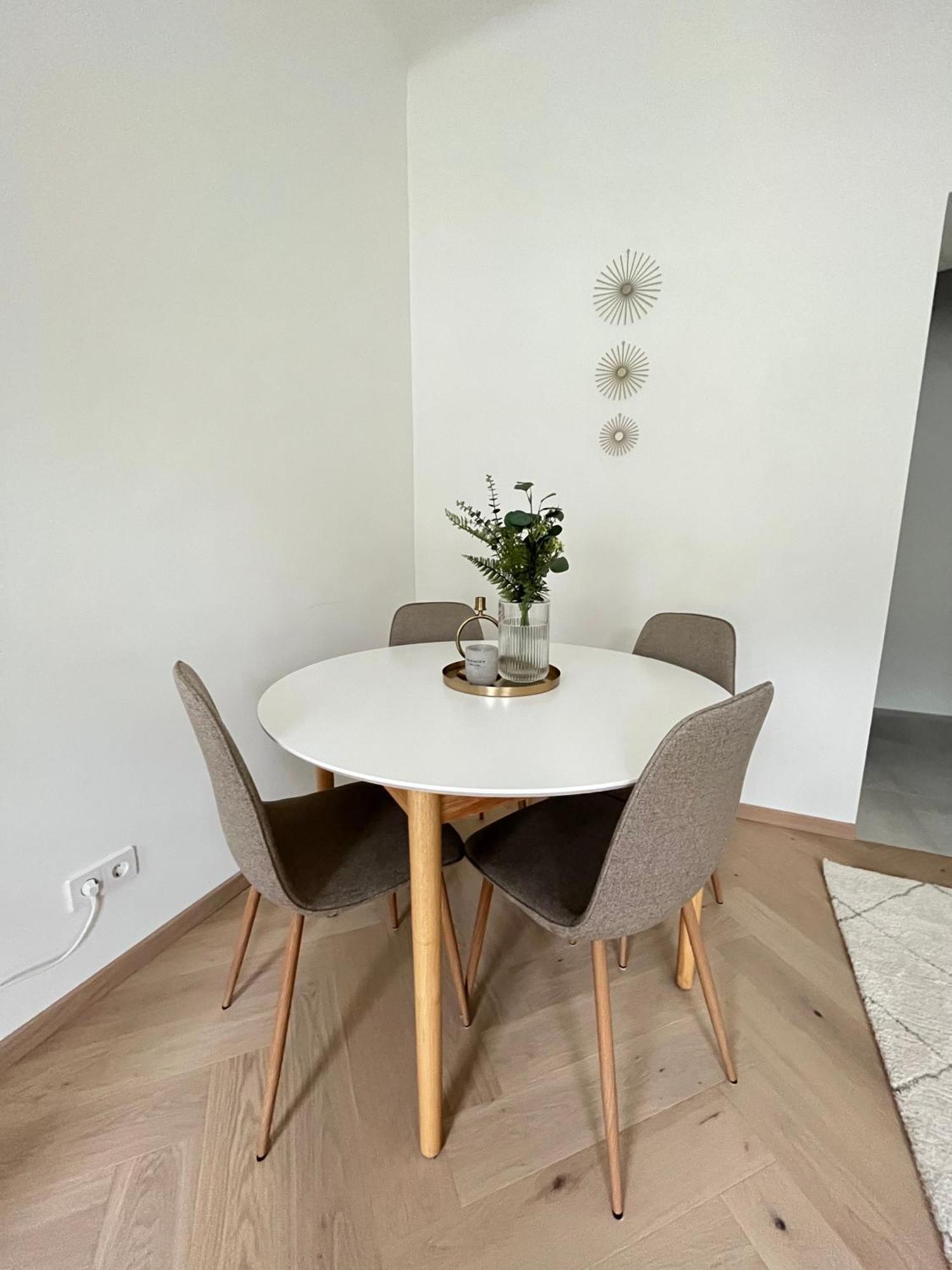 וינה Luxurious One Room Apartment Near Schoenbrunn Palace מראה חיצוני תמונה